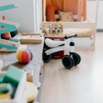 Đồ chơi Montessori: Cách chọn đồ chơi Montessori phù hợp với bé 0 - 6 tuổi